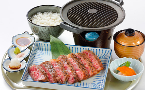 和牛炭火焼きステーキ定食